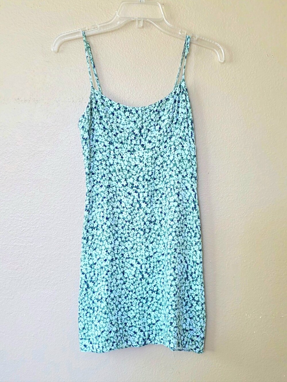 Aritzia Sun-deh Green Ditsy Floral Sleeveless Scoop Neck Cami Mini Slip Dress